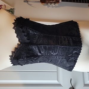 Black jacquard sweetheart corset w/garters